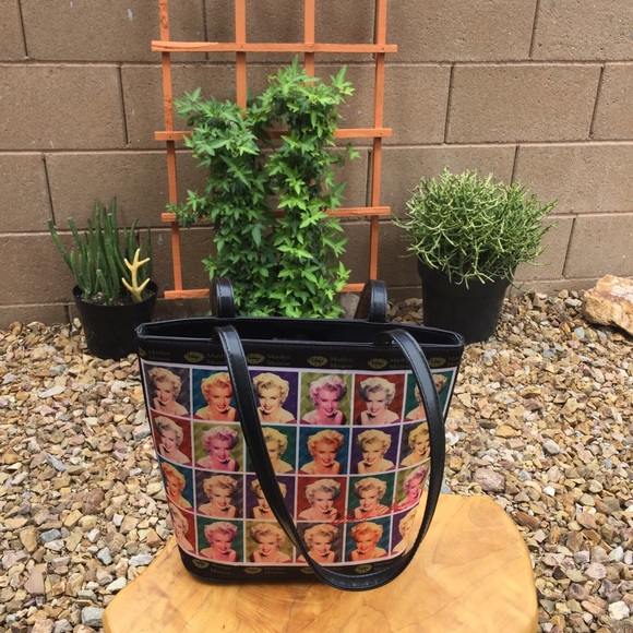 Purse - Picture 2 of 8